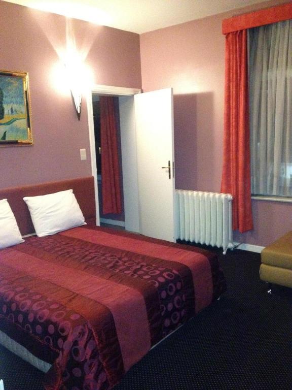 Hotel Stalingrad Bruselas Exterior foto