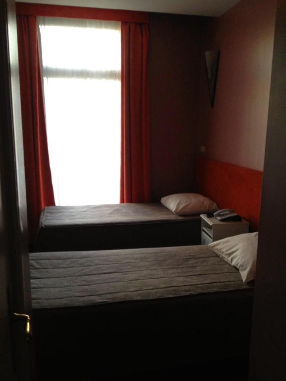 Hotel Stalingrad Bruselas Habitación foto