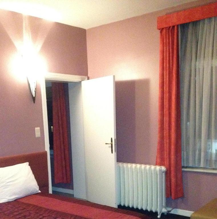 Hotel Stalingrad Bruselas Habitación foto